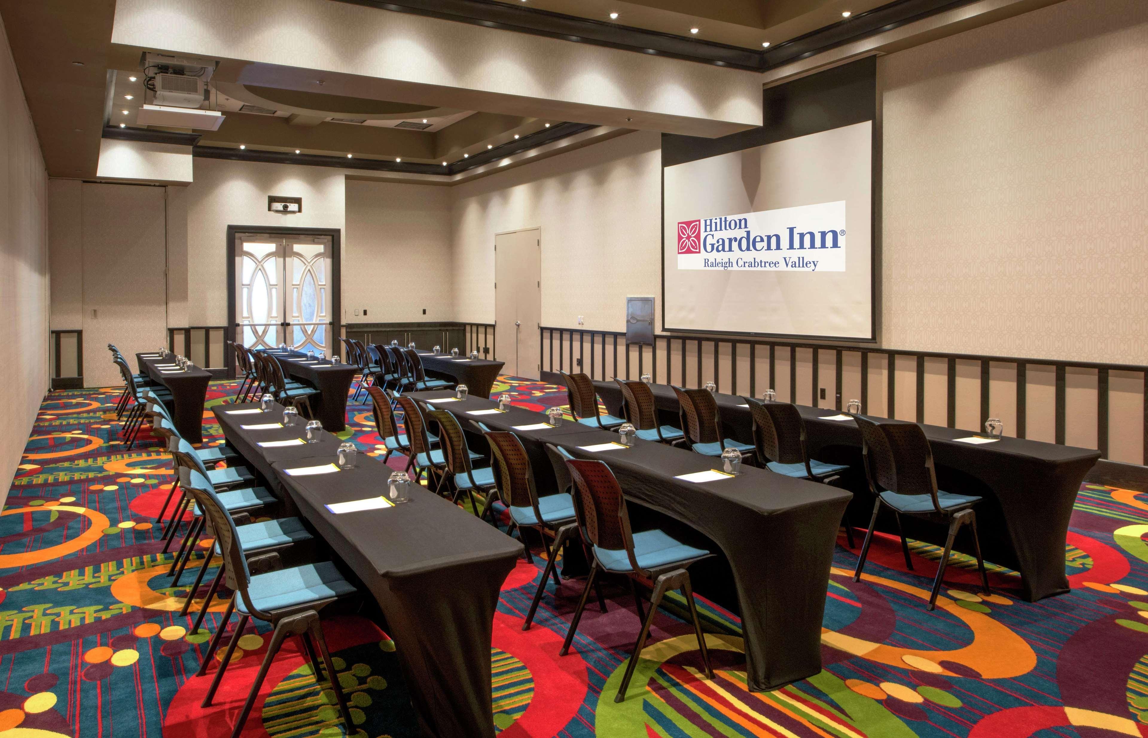 Hilton Garden Inn Raleigh/Crabtree Valley Kültér fotó