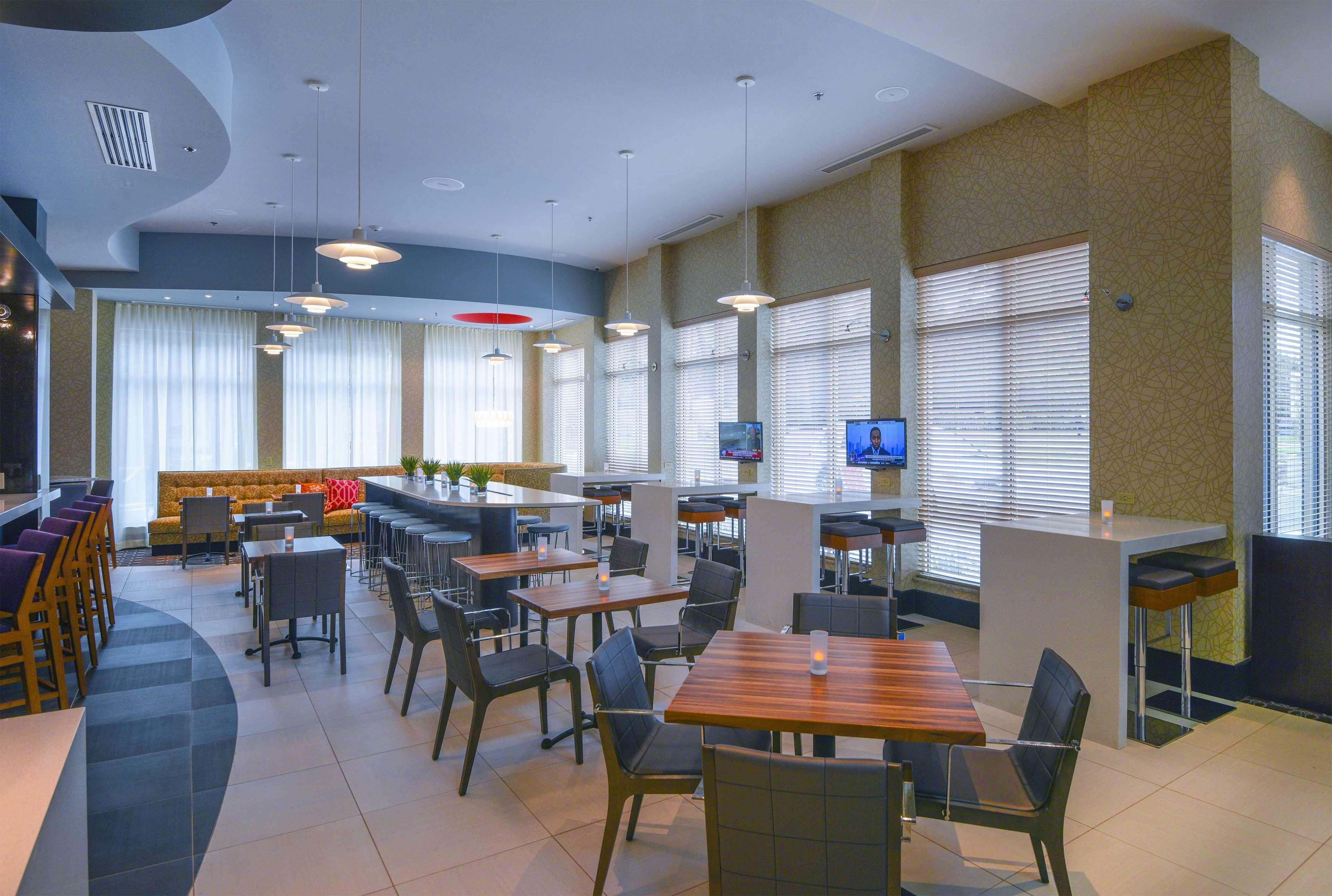 Hilton Garden Inn Raleigh/Crabtree Valley Kültér fotó