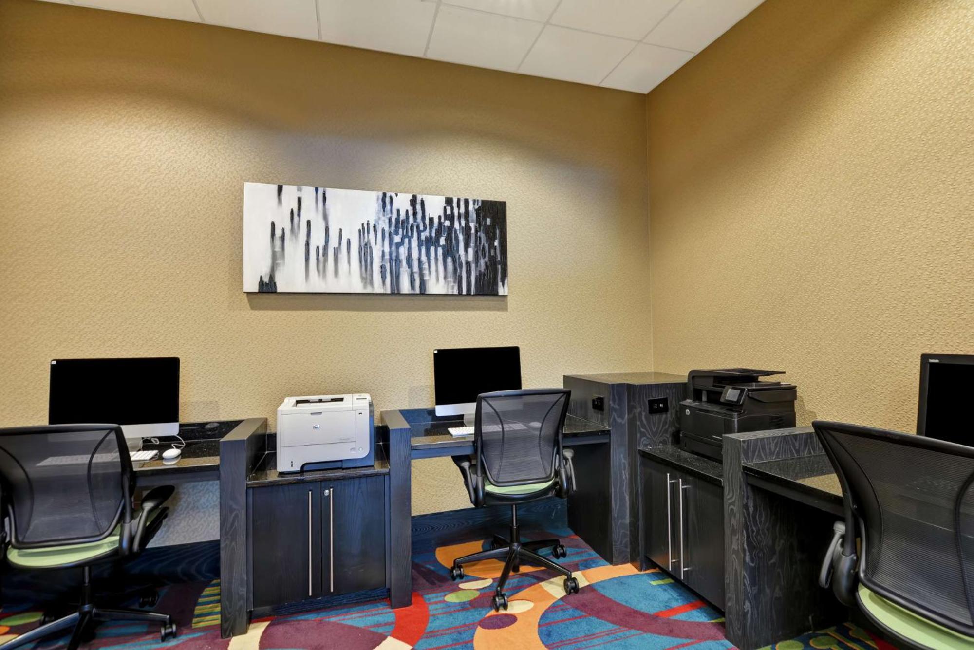 Hilton Garden Inn Raleigh/Crabtree Valley Kültér fotó