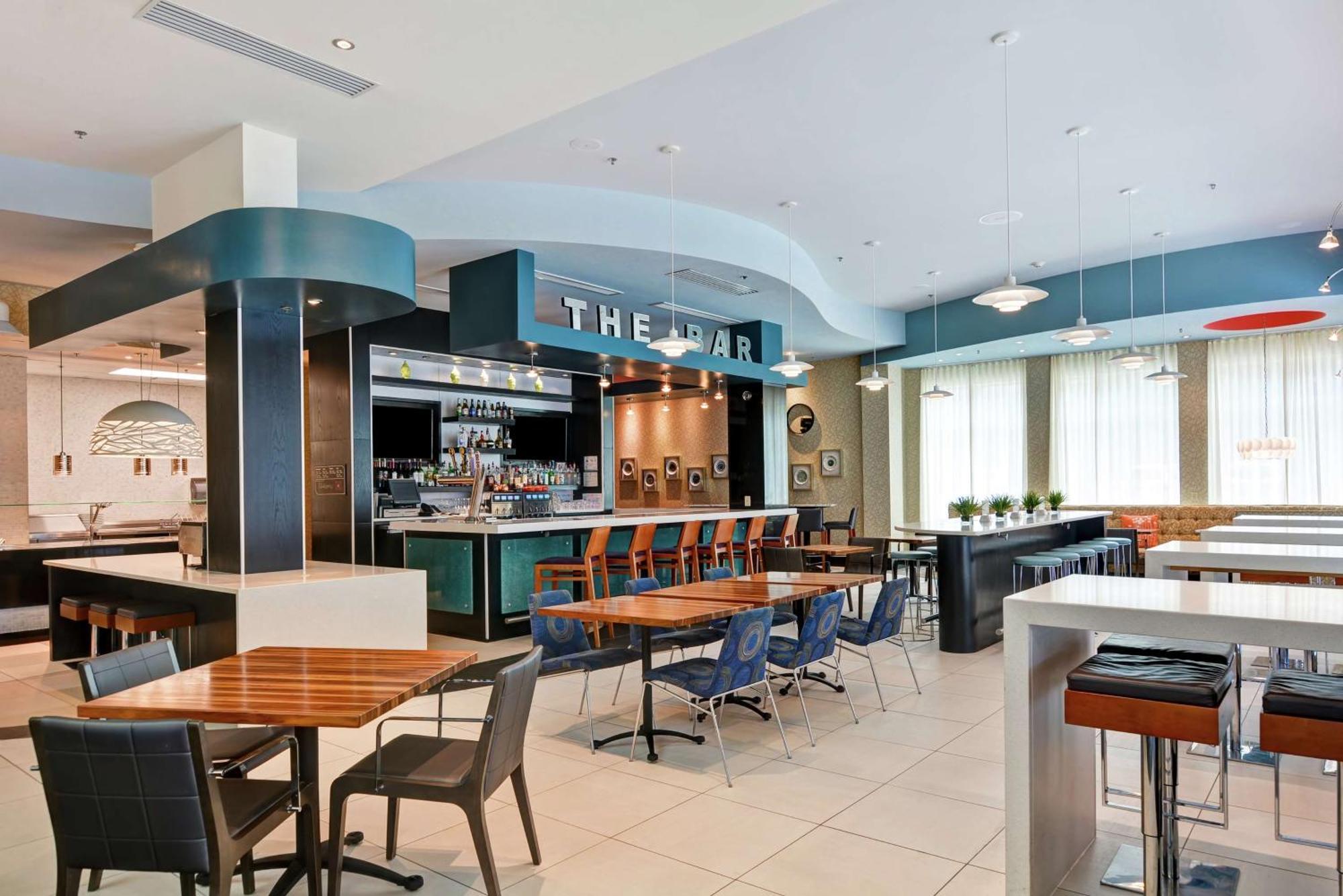 Hilton Garden Inn Raleigh/Crabtree Valley Kültér fotó