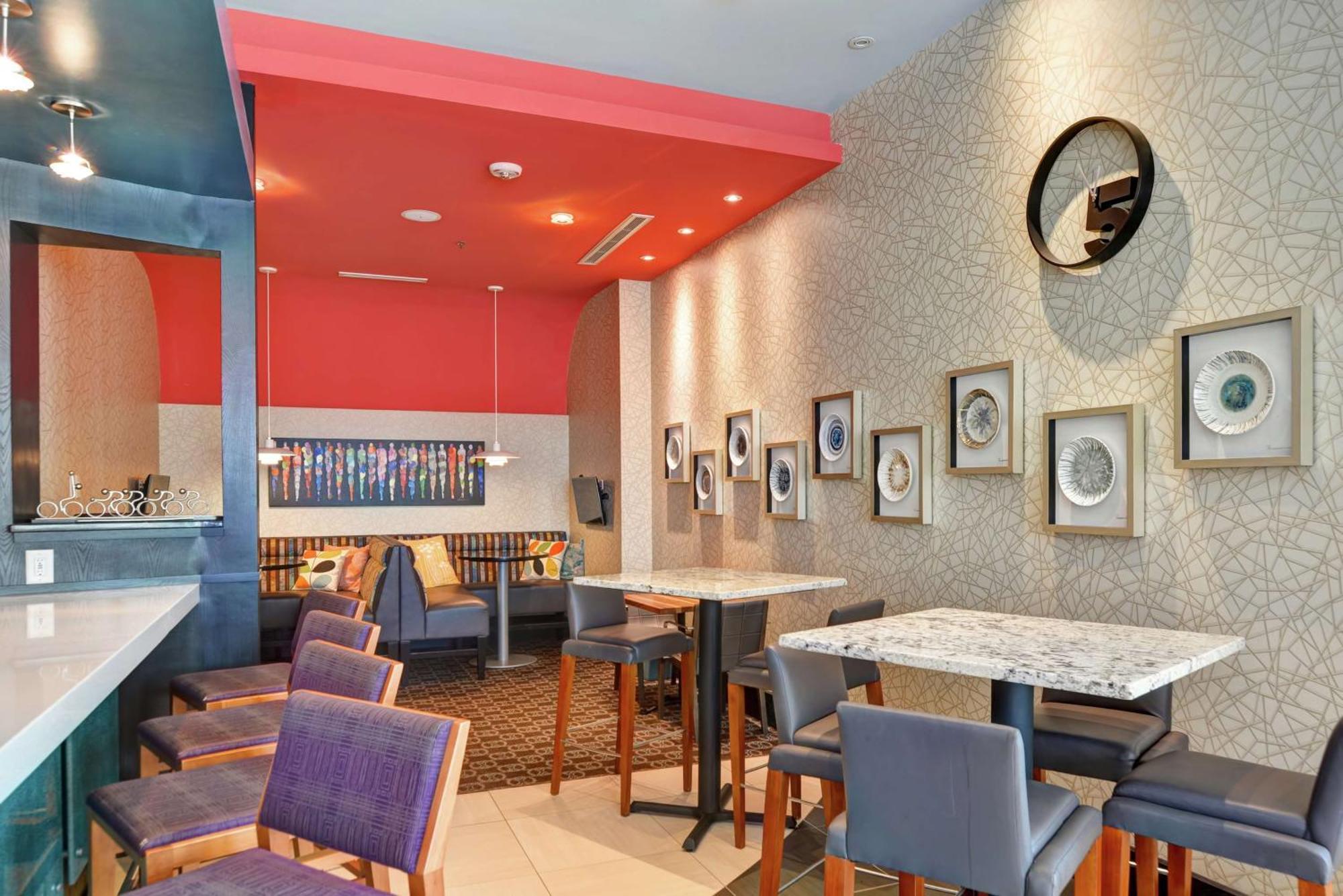 Hilton Garden Inn Raleigh/Crabtree Valley Kültér fotó