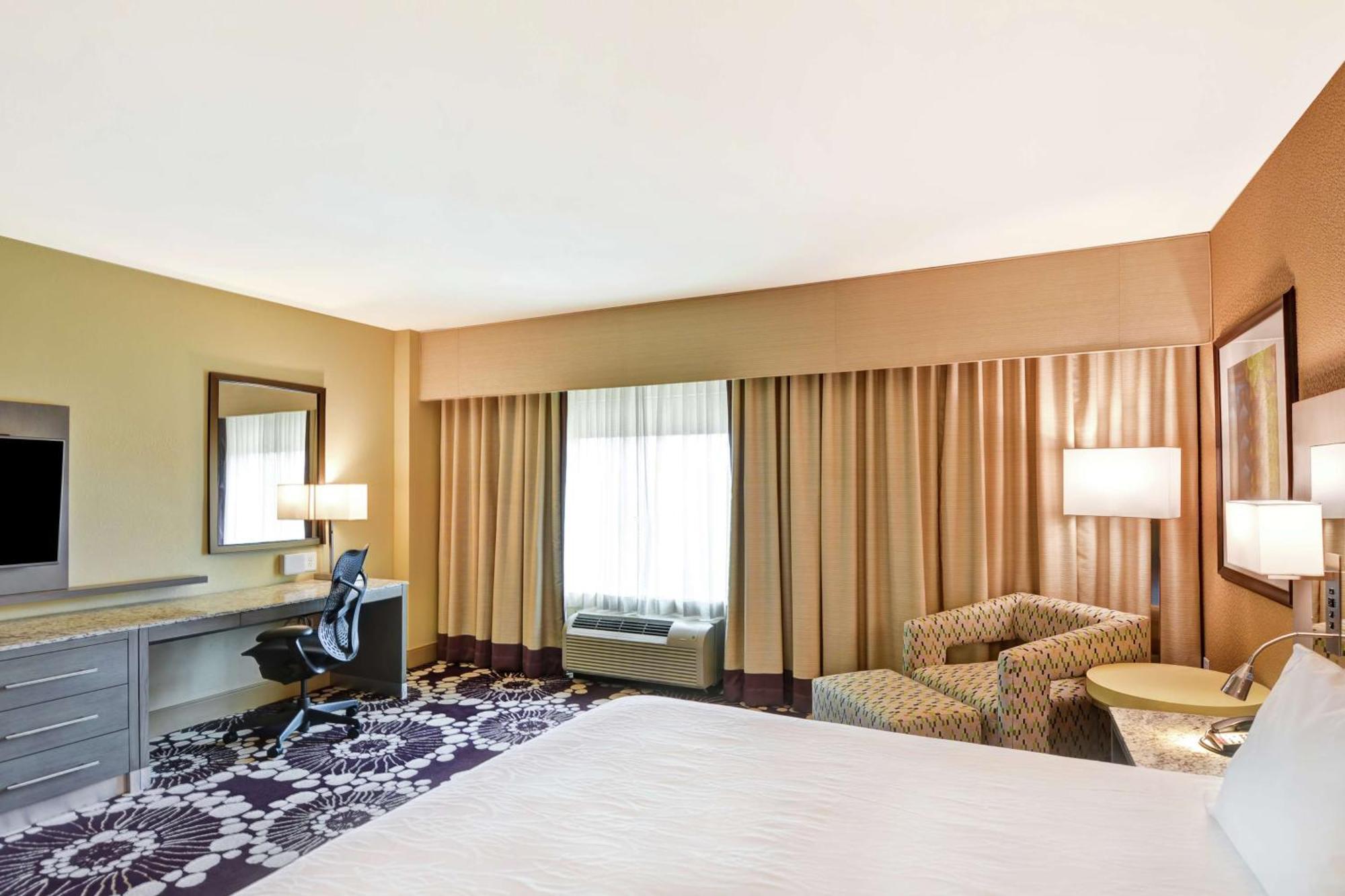 Hilton Garden Inn Raleigh/Crabtree Valley Kültér fotó
