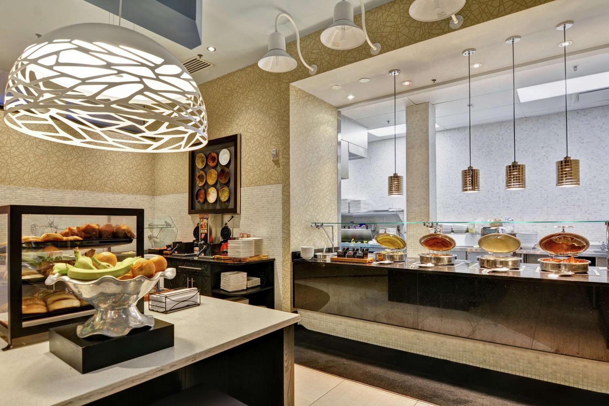 Hilton Garden Inn Raleigh/Crabtree Valley Kültér fotó