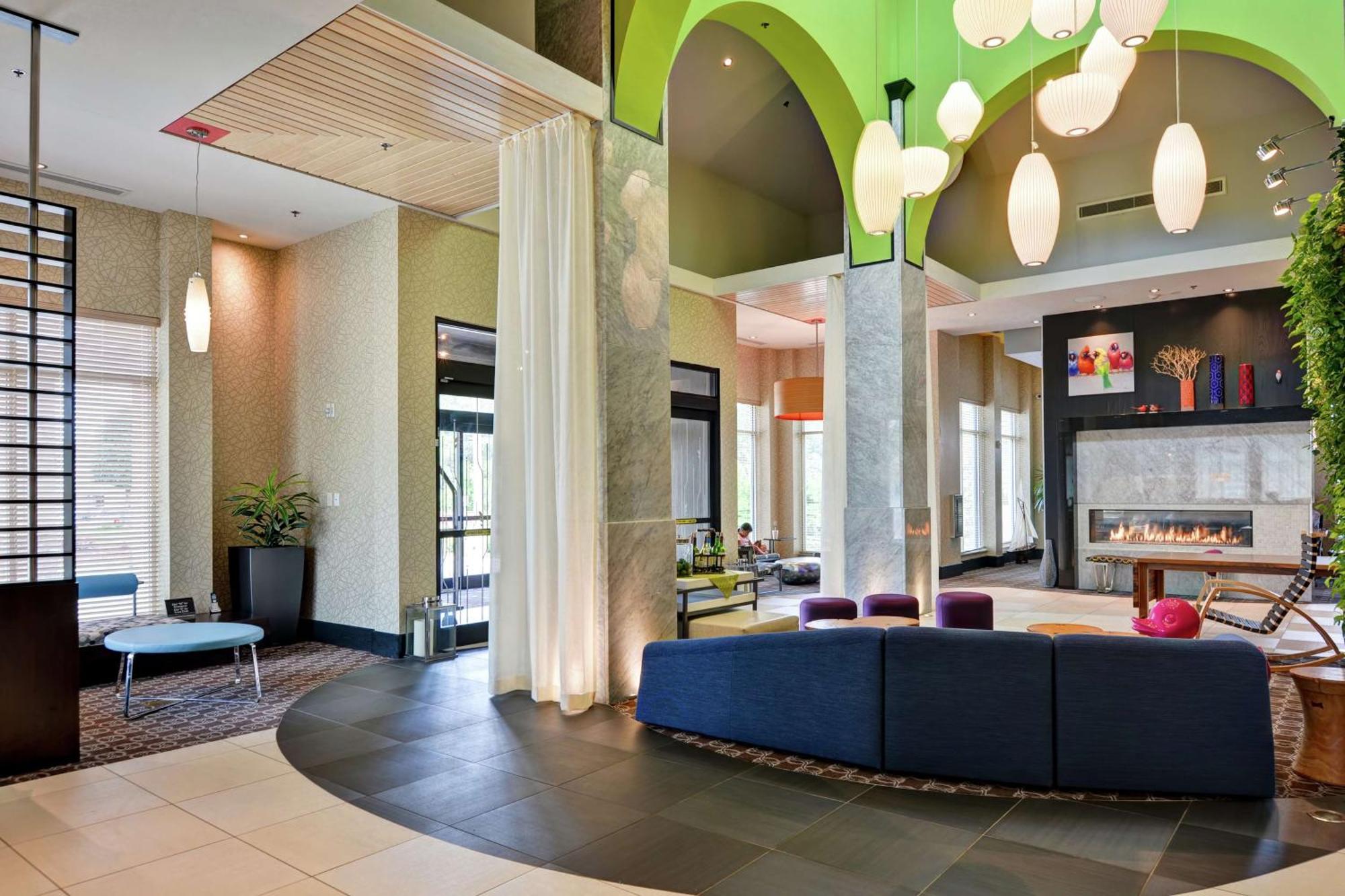 Hilton Garden Inn Raleigh/Crabtree Valley Kültér fotó