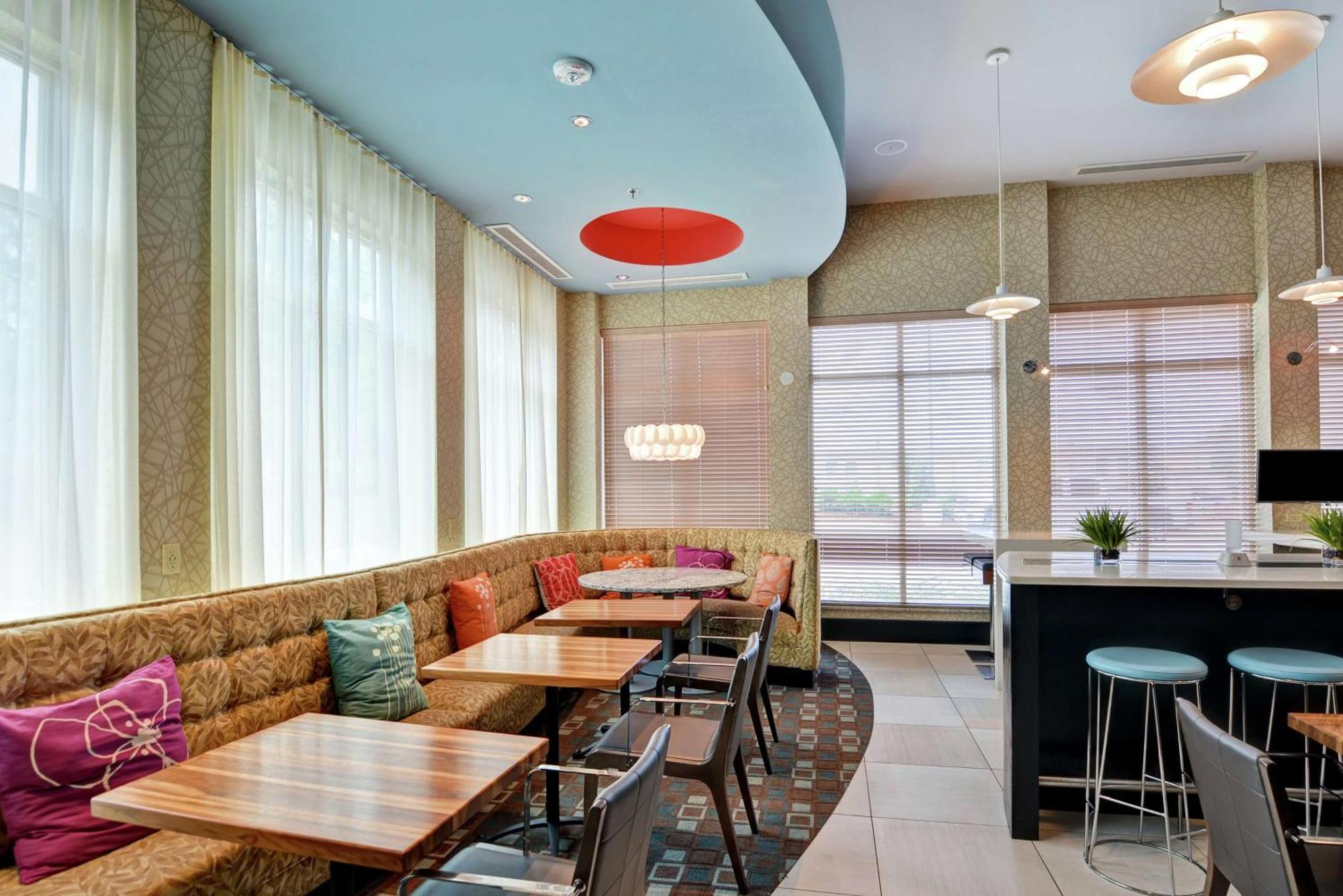 Hilton Garden Inn Raleigh/Crabtree Valley Kültér fotó